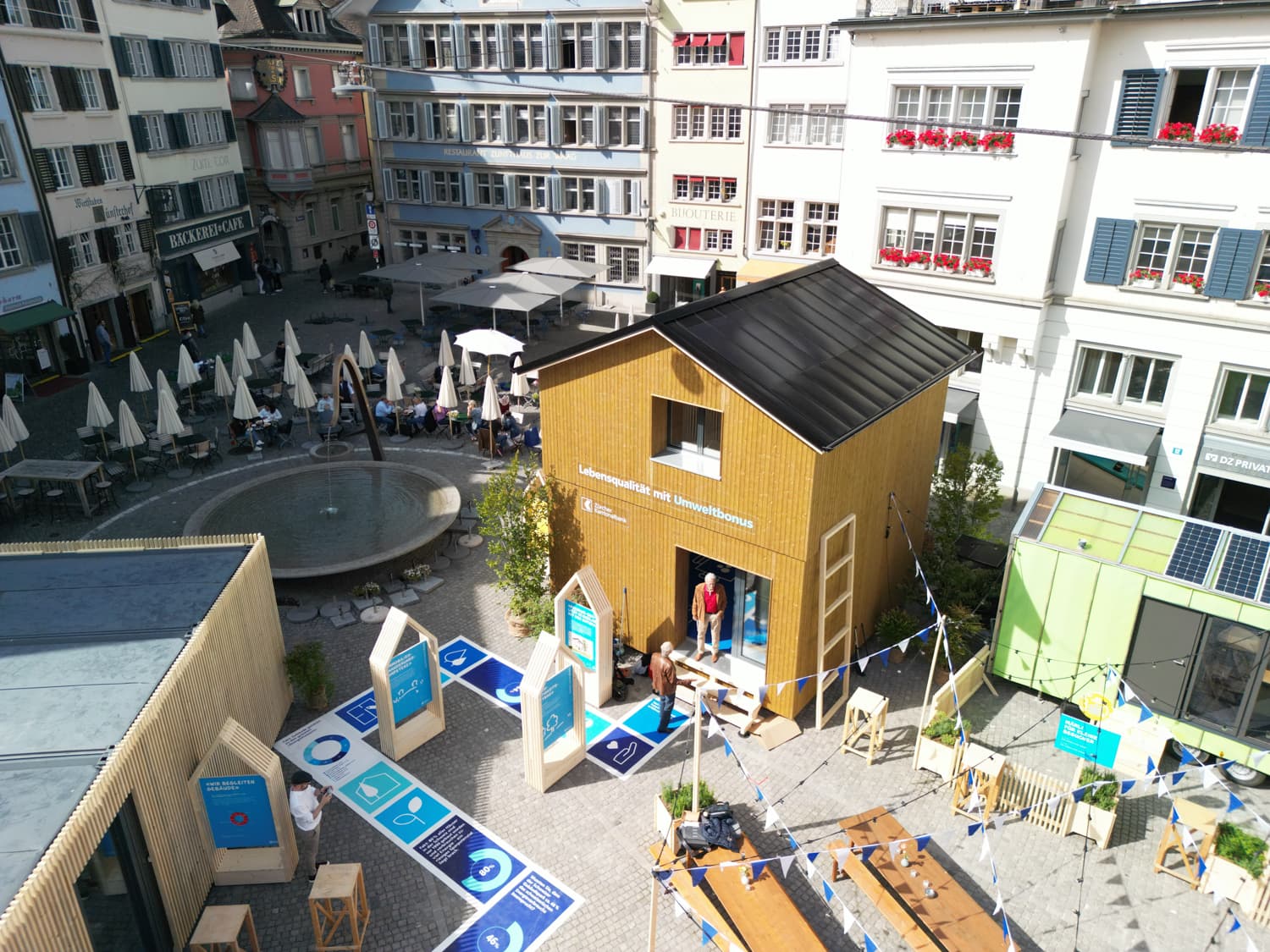 VIVĀN ELEMENT SwissBijou: das SwissBijou auf dem Münsterhof von oben
