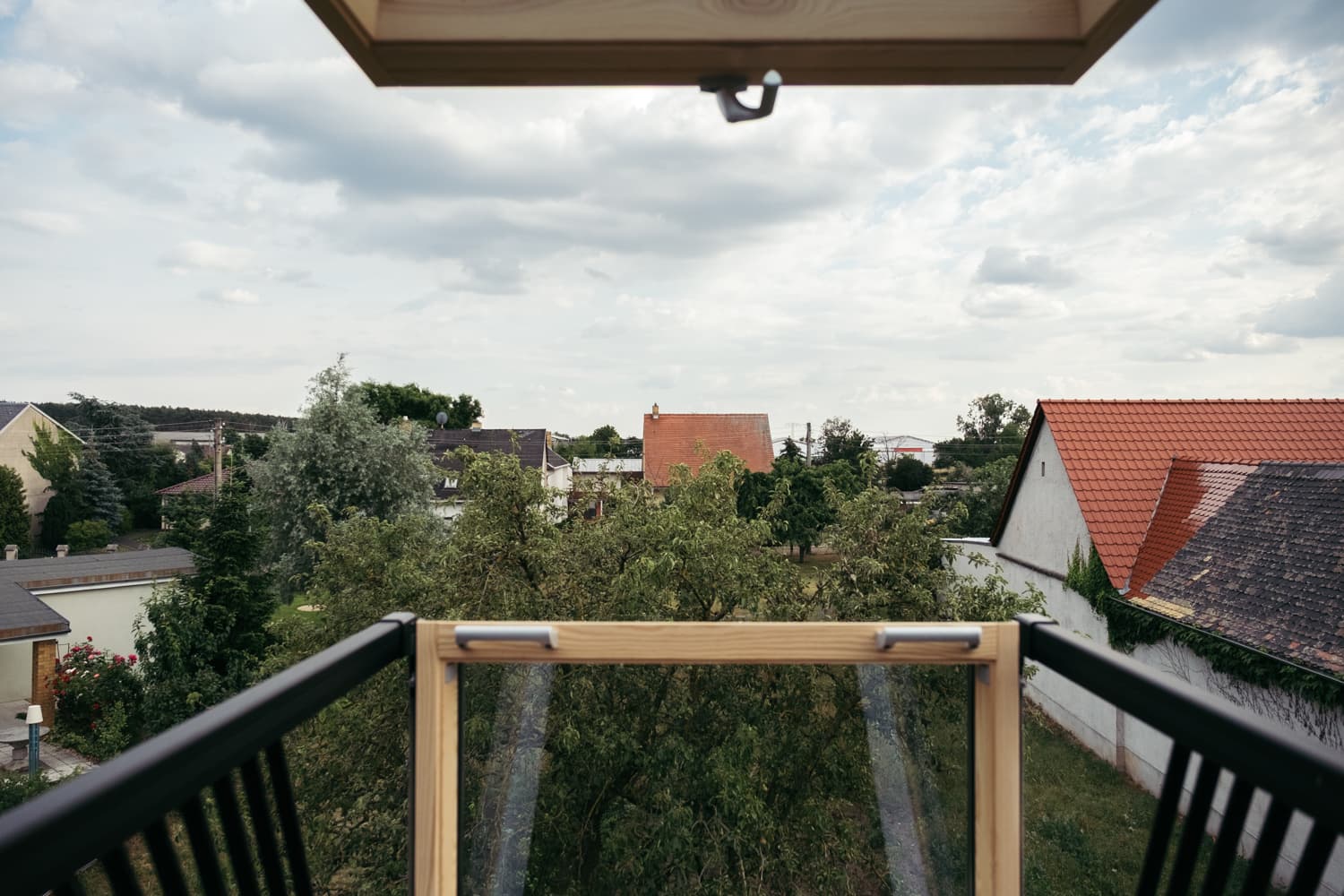 VIVĀN SIGNATURE Compact in Zschepplin bei Leipzig: Ausblick vom Balkon über Zschepplin