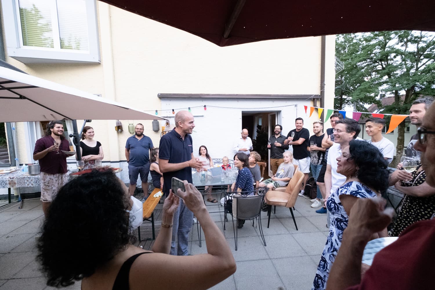 VIVĀN SIGNATURE Compact in Zürich-Wipkingen: Besuchstag auf der Terrasse