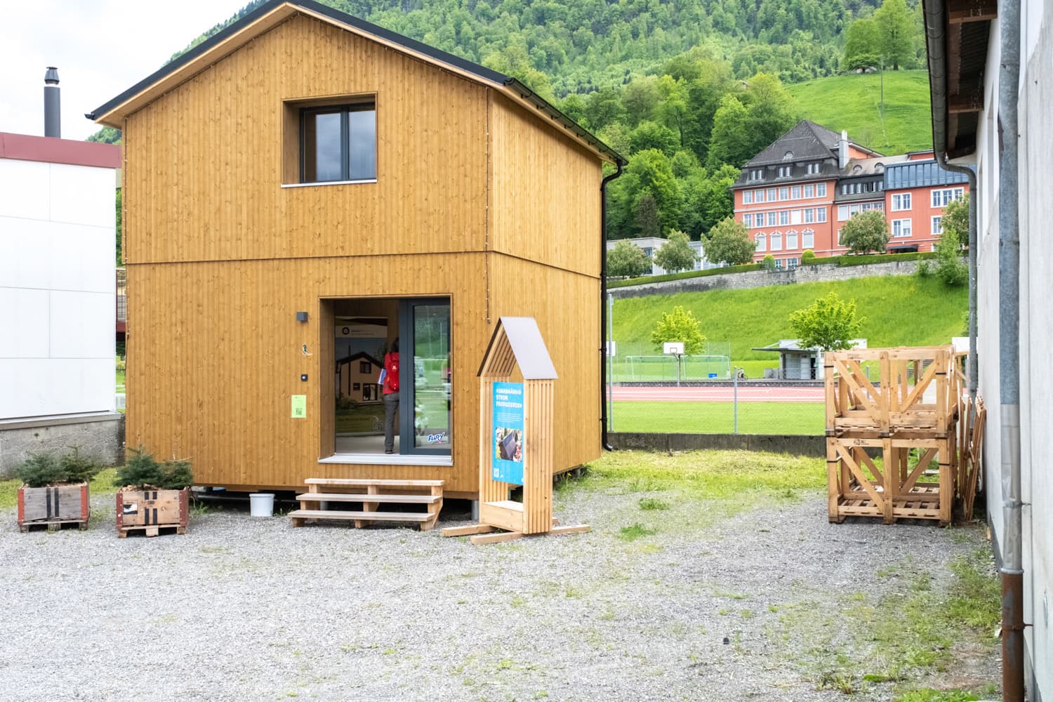 VIVĀN ELEMENT SwissBijou in Stans: das Tiny House an seinem Standort in Stans