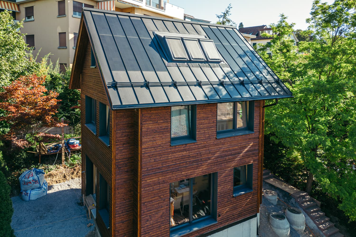 VIVĀN SIGNATURE Compact in Zürich-Wipkingen: das Haus mit Photovoltaikdach mitten in Wipkingen